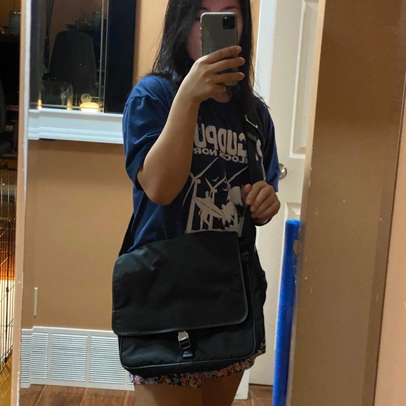 ❌❌SOLD❌❌🎀PRADA messenger bag🎀 - Picture 13 of 14